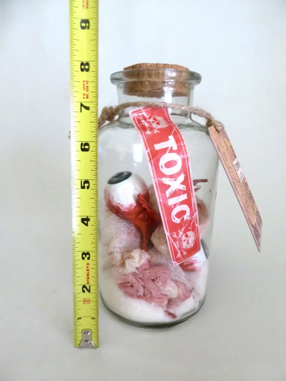 NEW 8” HALLOWEEN REALISTIC BLOODY EYEBALLS GLASS CORK STOPPER JAR ODDITY PROP